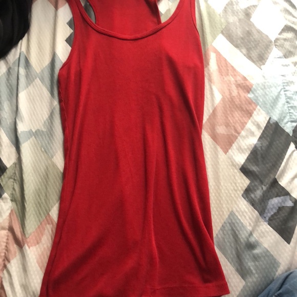 Tank tops - Picture 8 of 12